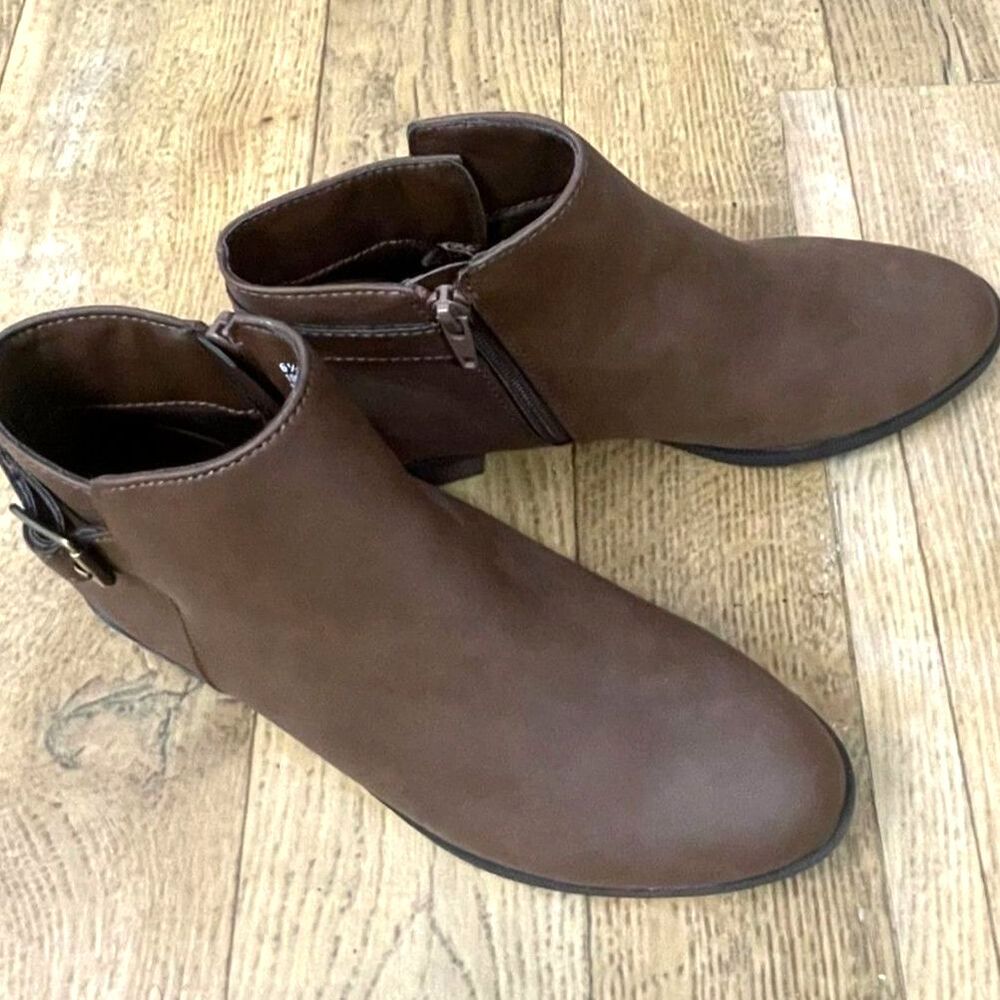 St John’s Bay Reeves Brown Ankle Boots Women’s 6.5M Side Zip Buckle Block Heel